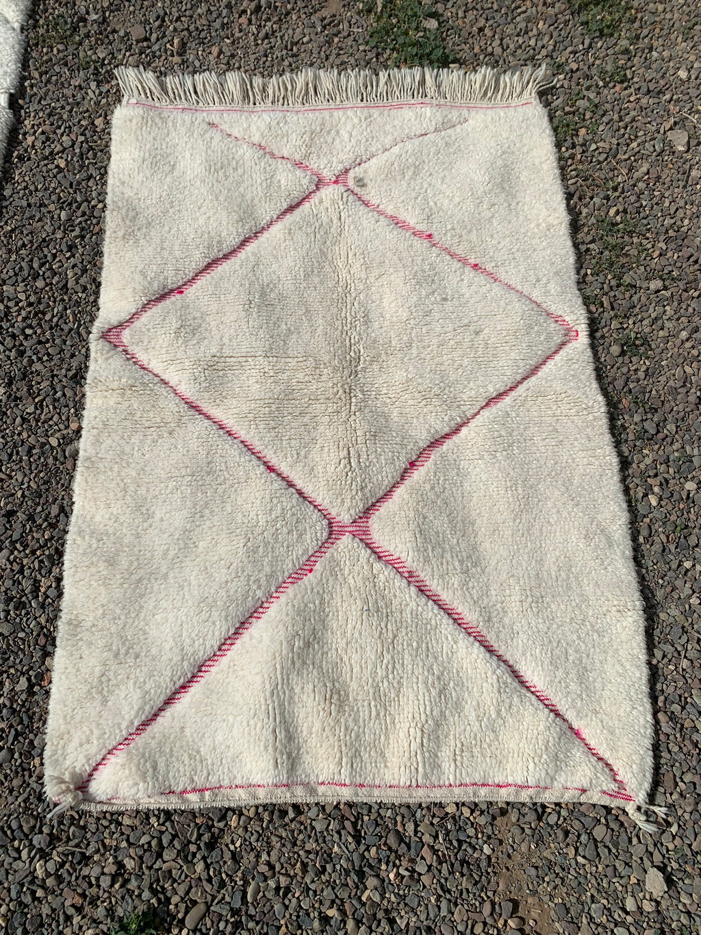 Tapis BENI OUARAIN losanges roses