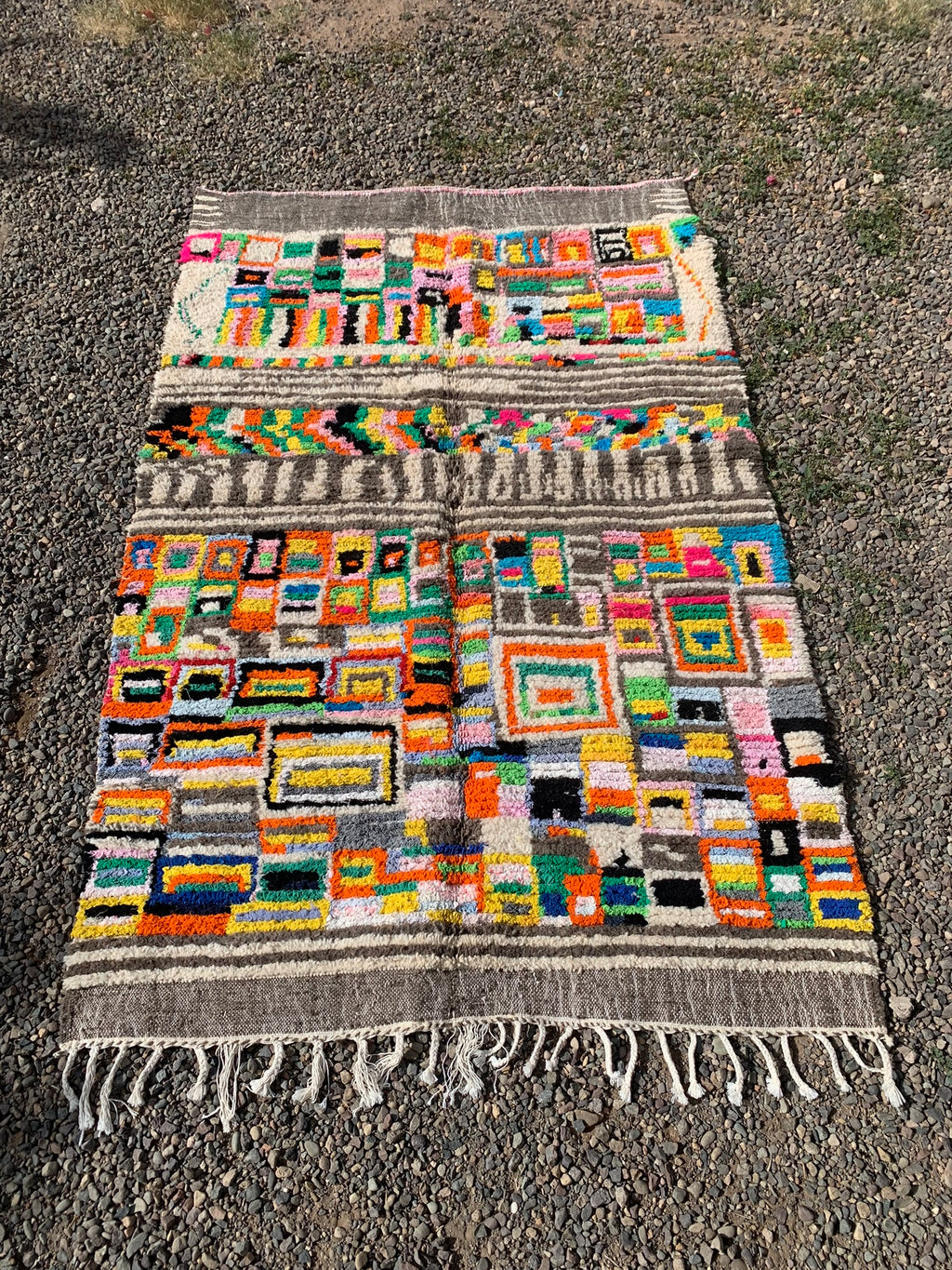 Tapis AZILAL motifs très colorés