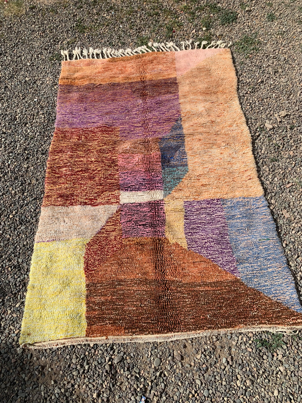 Tapis AZILAL motifs très colorés