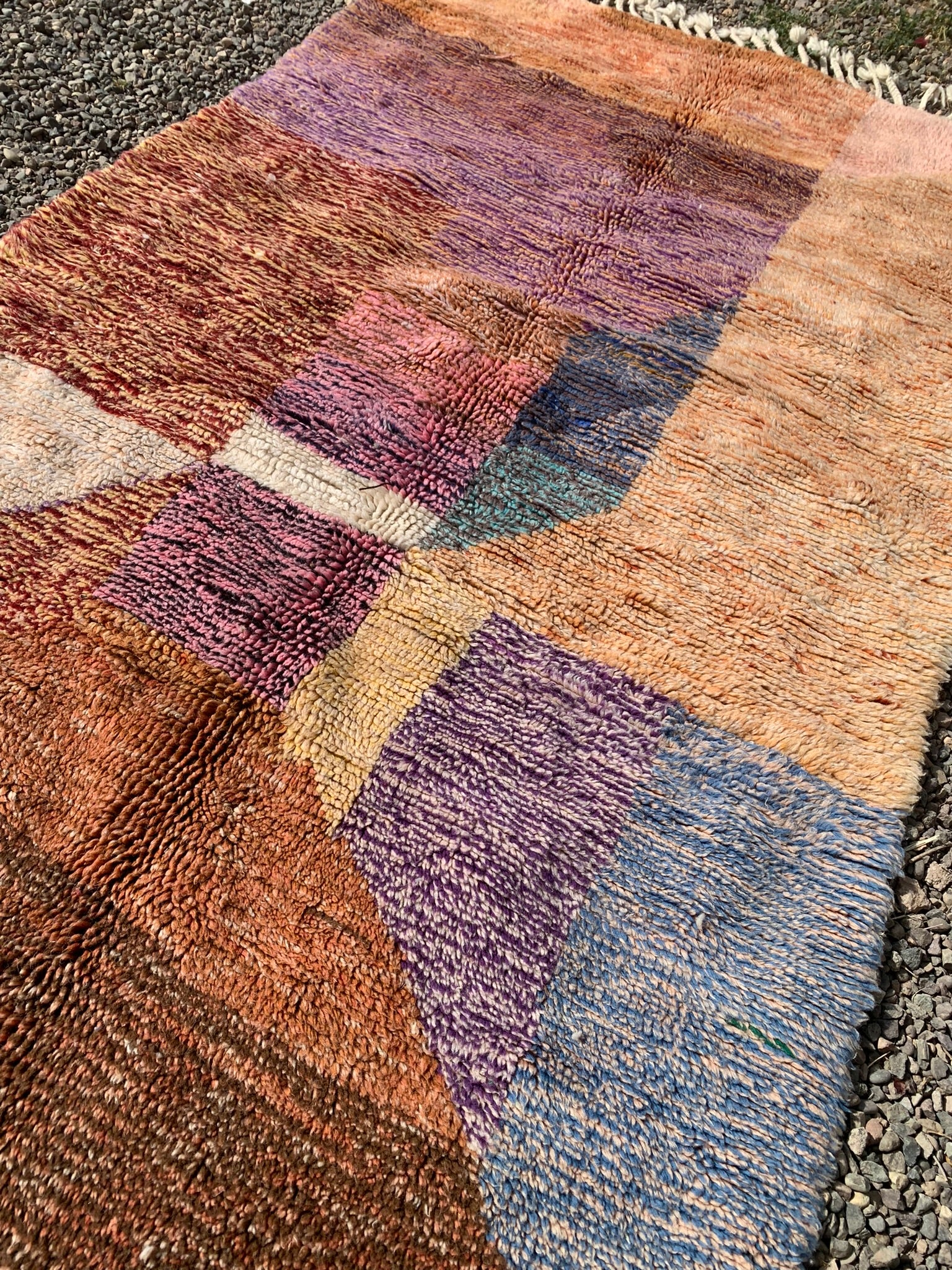 Tapis AZILAL motifs très colorés