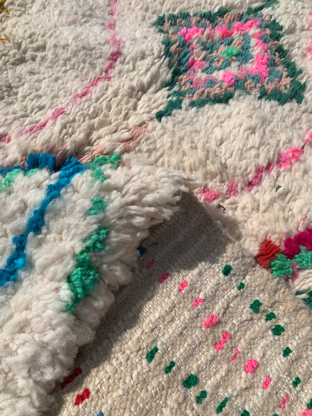 Tapis AZILAL motifs pastels