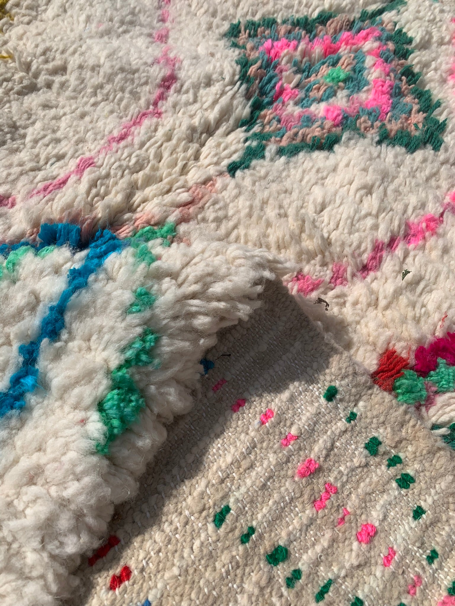 Tapis AZILAL motifs pastels