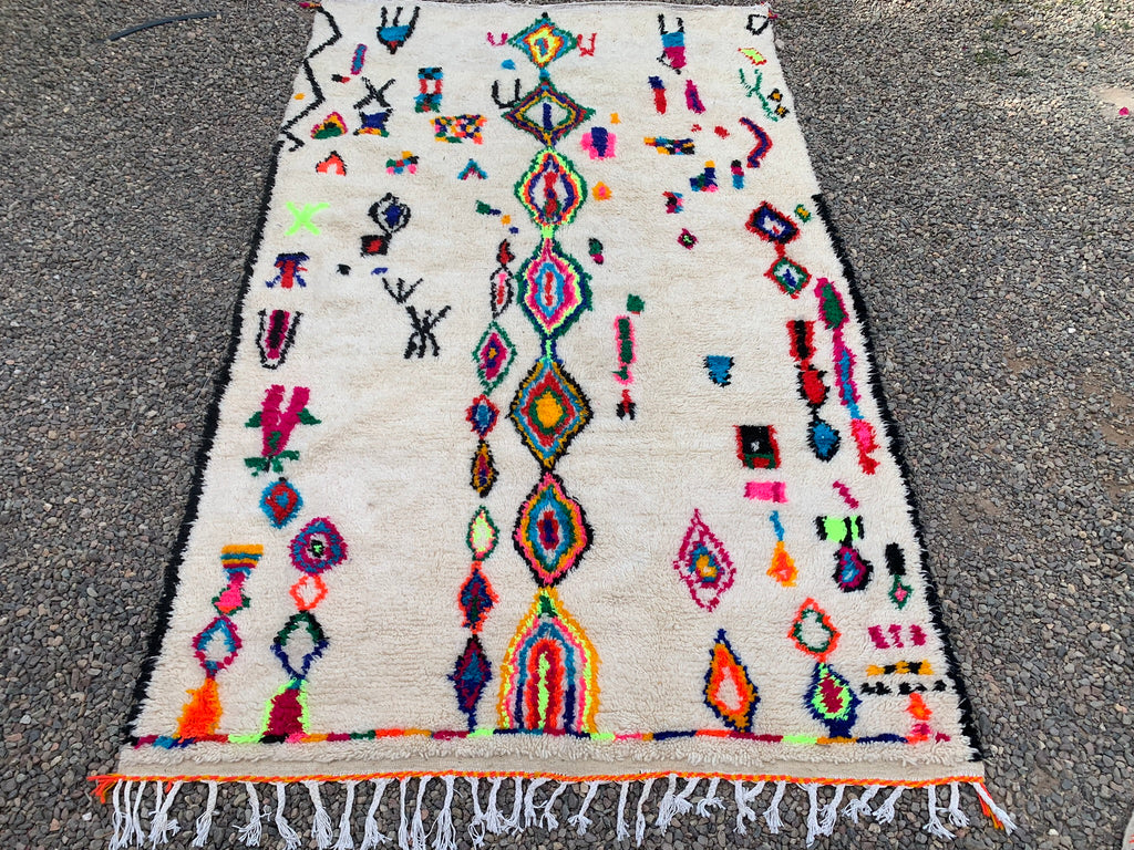 Tapis AZILAL motifs multicolores très grand format